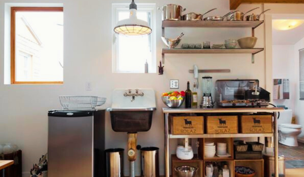 As Remodeling Giants Fall, Payless Kitchen Cabinets Keeps the Craft Alive 2 Temporary Kitchen